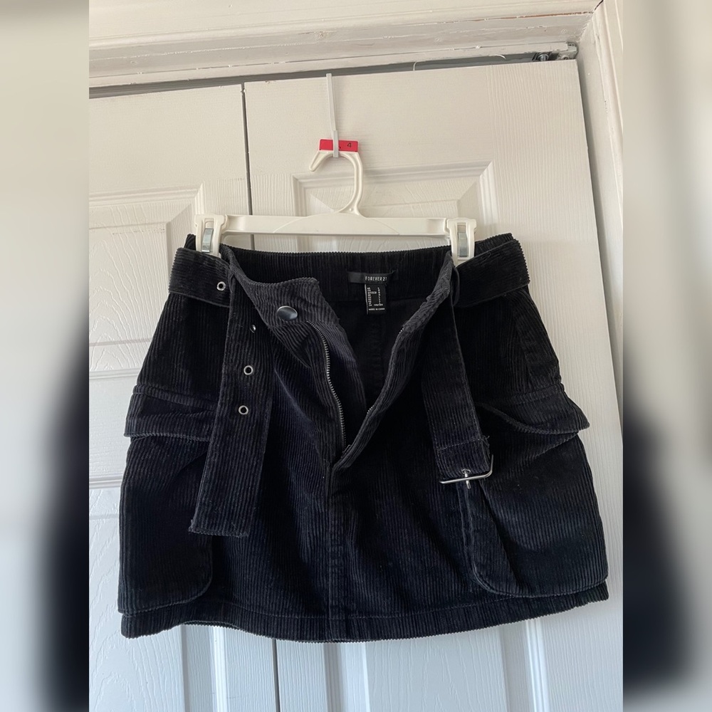 🧡5/$15 Forever21 black cord skirt